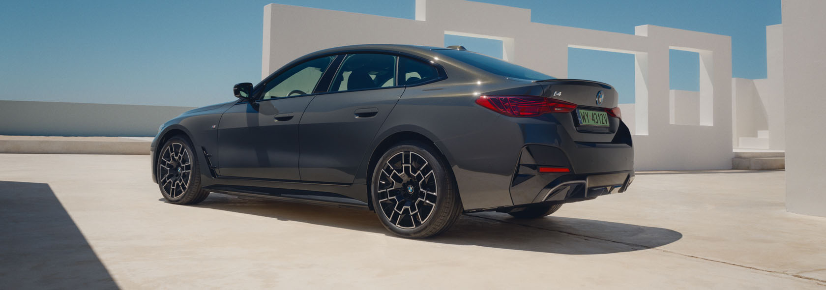 BMW i4